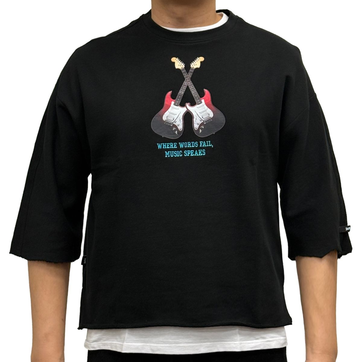 Music Speaks Cropped Tee -Black