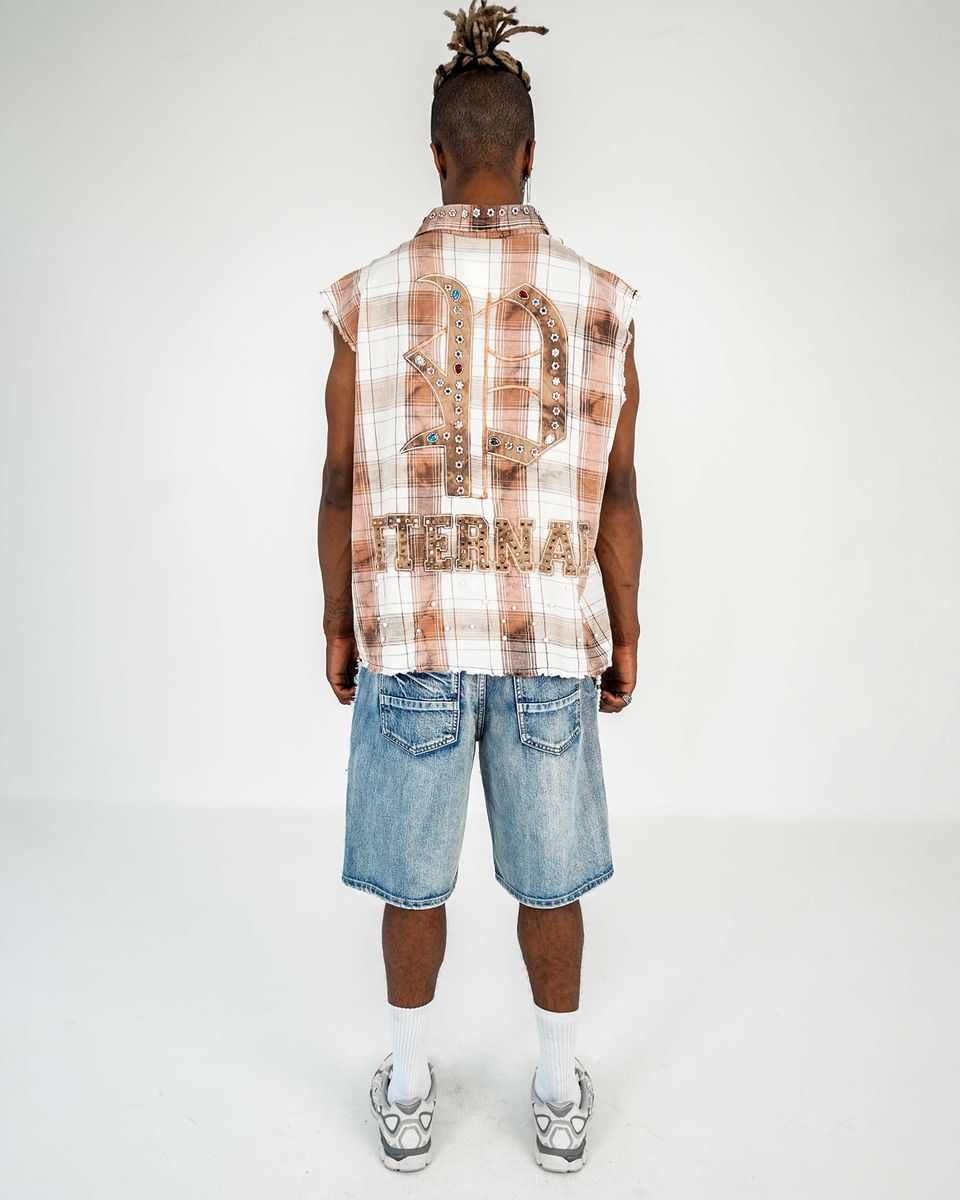 FRAYED MUSCLE YARN DYE PLAID SHIRT WITH APPLIQUE AND COLOR RHINESTONES