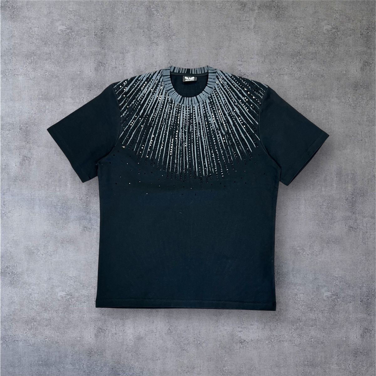 RST-128 BLACK BEAMING DIAMONDS HEAVY WEIGHT TEE