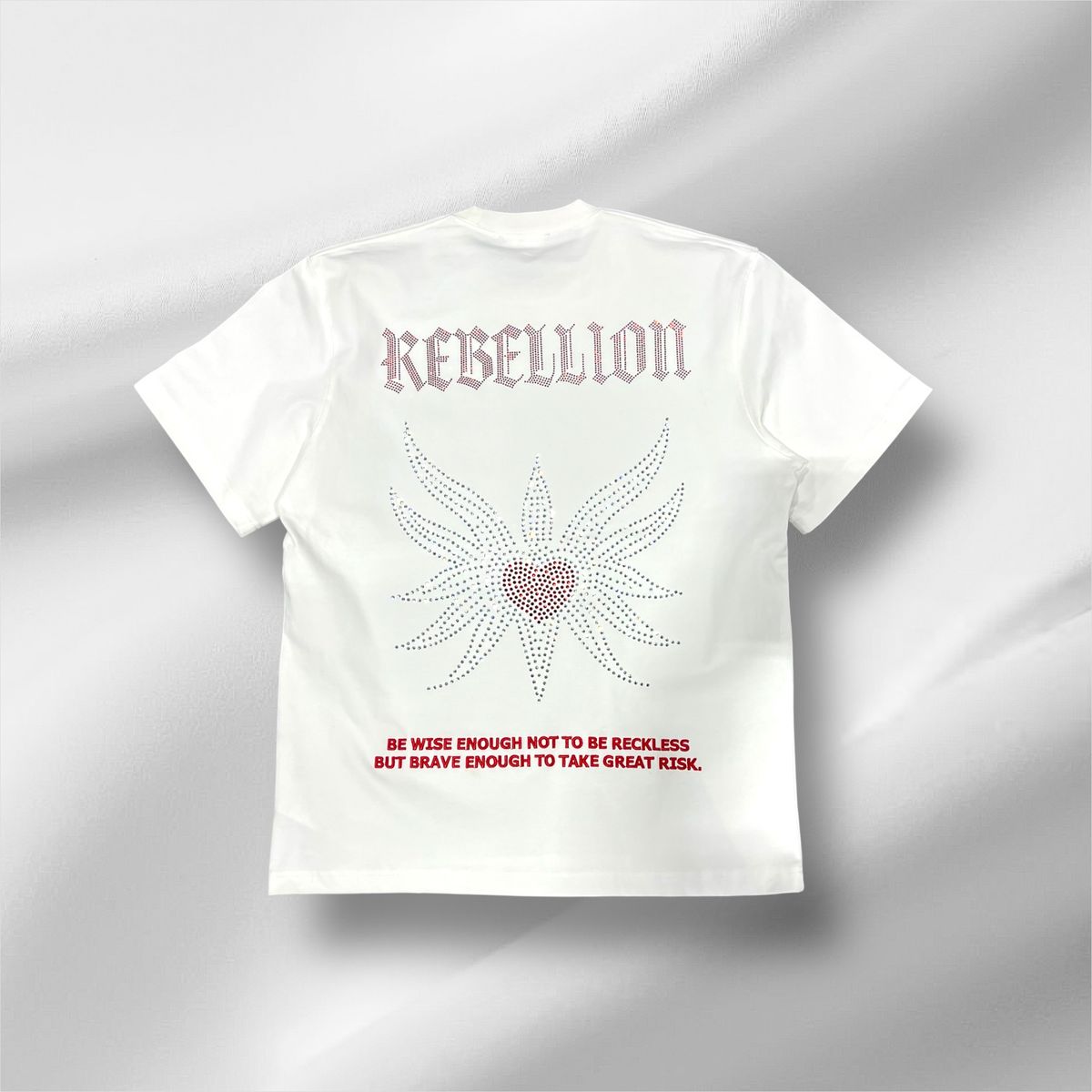 RST-113 WHT REELISTIK REBELLION GRAPHIC HEAVY WEIGHT TEE