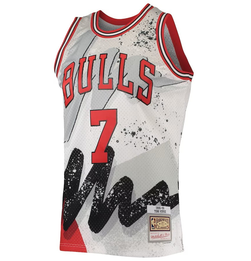 Men's Chicago Bulls Toni Kukoc Mitchell & Ness White Hardwood Classics 1995-96 Hyper Hoops Swingman Jersey