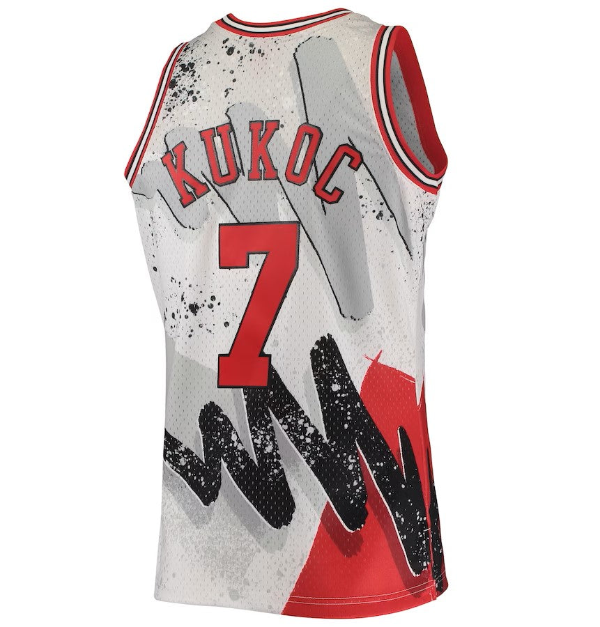 Men's Chicago Bulls Toni Kukoc Mitchell & Ness White Hardwood Classics 1995-96 Hyper Hoops Swingman Jersey
